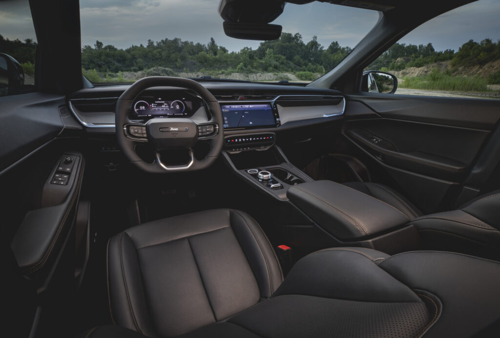 jeep cherokee 2026 interni