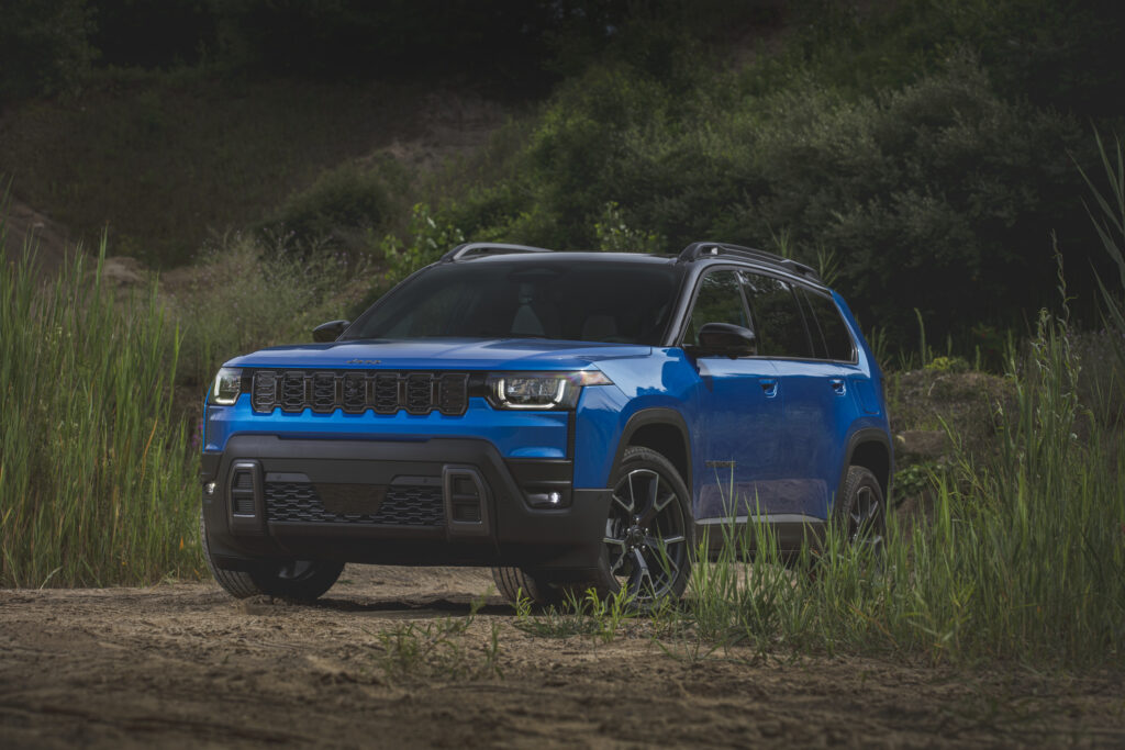 jeep cherokee 2026 vista frontale