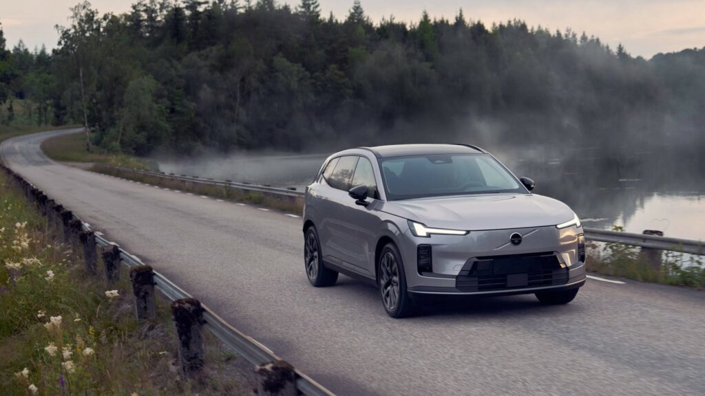 volvo_xc70_anteriore